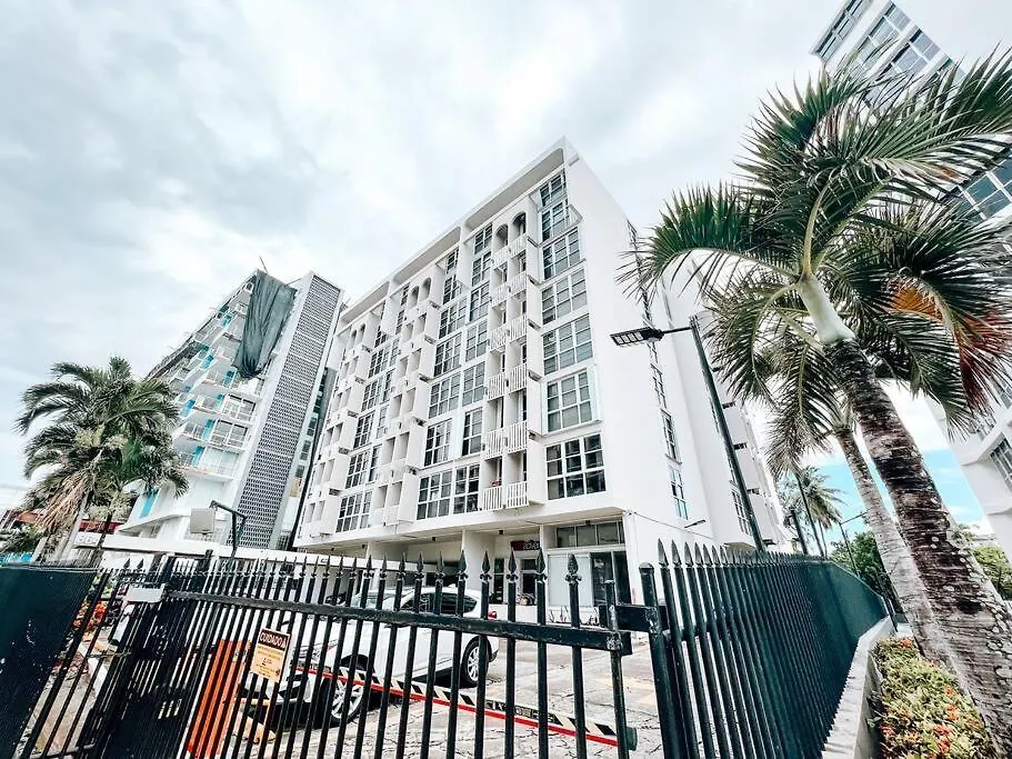 Flamboyan - Condado Apt Walking To Beach W/ Prk Apartment San Juan
